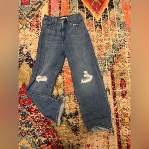NEVER WORN LEVI HIGH RISE STRAIGHT LEG JEANS